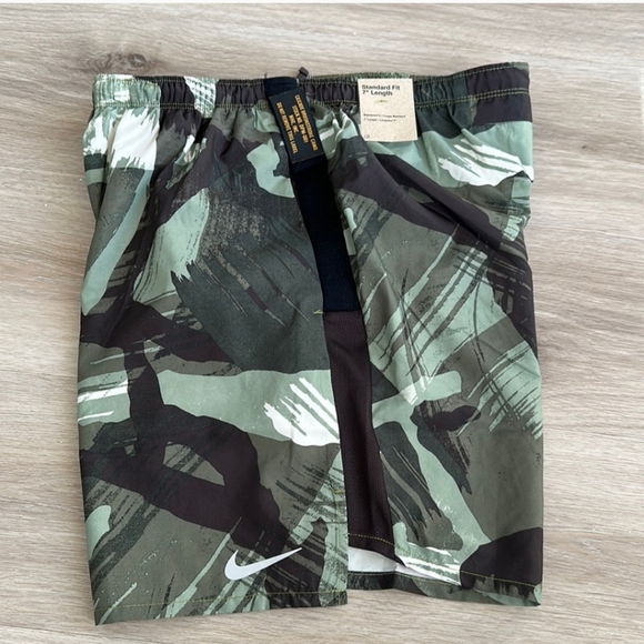 Mens Nike Dri-FIT ChallengerMen's 7 “Unlined Versatile Shorts large - Picture 4 of 7